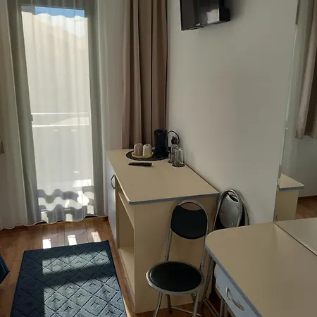 Guest house Skabrin 2*